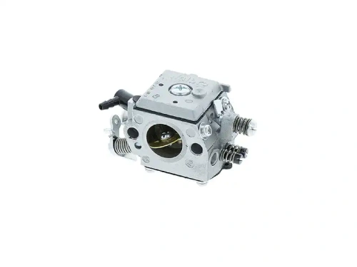 Gaźnik do piły Husqvarna 42/242/246 w srebrnym kolorze, wykonany z metalu, z wyraźnymi otworami i sprężynami. Produkt widoczny z boku, z uchwytem oraz elementem mocującym. Tło neutralne, ułatwiające wyróżnienie detali konstrukcyjnych.
