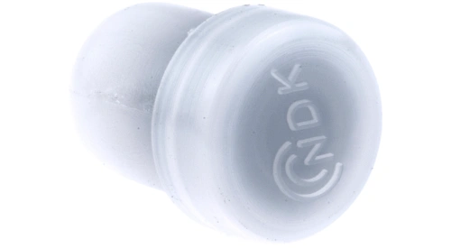 Odpowietrznik do pilarek Husqvarna T425, ma postać krótkiej rurki nasadki, zakończonej rozszerzonym kołnierzem, Materiał to zwykle tworzywo sztuczne lub lekki stop/inny materiał odporny na paliwo i wibracje.