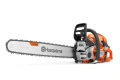 Pilarka Husqvarna 564XP w kolorze pomarańczowym z metalową prowadnicą o długości około 45 cm. Z boku uchwyt z ergonomiczną rękojeścią. Widoczne logo Husqvarna na obudowie. Ujęcie z boku, produkt umieszczony na jednolitym tle.