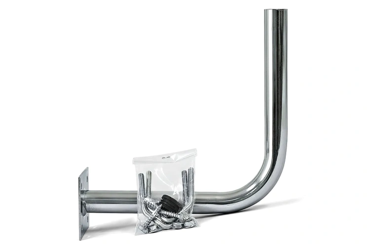 Zestaw mocujący epos husqvarna, metalowy słupek z widocznymi po boku śrubami. Minimalistyczny design, przeznaczony do mocowania stacji referencyjnej EPOS.