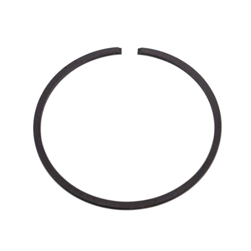 Metalowy pierścień tłoka pilarki Husqvarna 543 XP, w kolorze czarnym, okrągły, widok z góry na białym tle. Uszczelnia mechanizmy silnika, z równymi krawędziami.