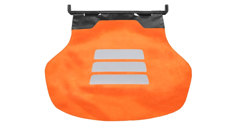 Osłona karku do kasku Technical Husqvarna, widok frontalny, w kolorze pomarańczowym, otwory montażowe widoczne u góry, widoczny uchwyt do montażu,