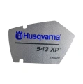 Naklejka rozrusznika pilarki 543 XP Husqvarna. Widoczne logo Husqvarna oraz napis serii maszyny. Ułożona na jednolitym tle.