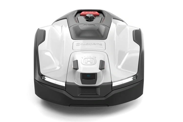 Robot koszący Husqvarna Automower 4150VE NERA, biała pokrywa górna, z logo, czerwoną pokrywą z przyciskiem, aerodynamiczny kształt i przednie podświetlenie.