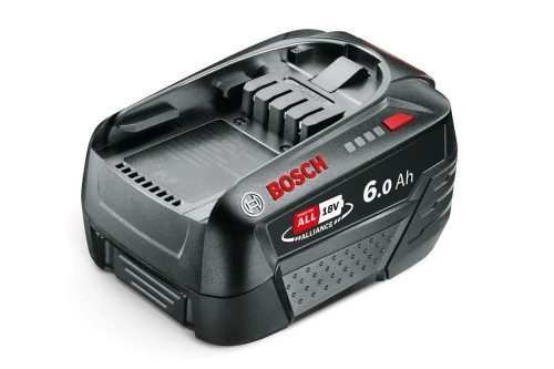 Akumulator Bosch P4A 18-B108 6.0Ah w kolorze czarnym z prominentnymi czerwonymi detalami. Ujęcie z boku, stojący. Widoczna struktura na obudowie oraz logo Bosch. Produkt zaprojektowany do użytku w serii Aspire™.