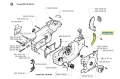Zielony kanał powietrzny pilarki Husqvarna 254XP, 262XP, 257 z tworzywa, z boku. Widoczne mocowania oraz kluczowe detale montażowe na schemacie, na jasnym tle.
