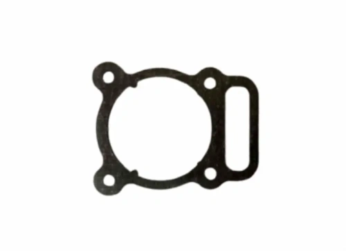 Uszczelka cylindra do wykaszarki Husqvarna 545RX/545FX/545FR, w prostokątnym kształcie z jedną okrągłą dziurą centralną oraz dwiema mniejszymi otworami. Wykonana z ciemnego, elastycznego materiału, leżąca na białym tle.