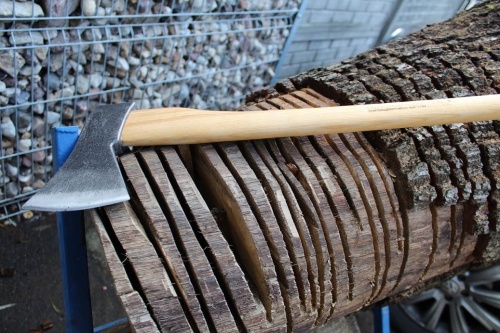 Forst-Axt mit 1,6 kg Kopf. Hersteller Krumpholz.