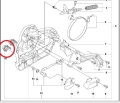 Nakrętka blokująca przy hamulcu łańcucha pilarki Husqvarna, widoczna w zbliżeniu, w kolorze srebrnym. Element o cylindrycznym kształcie z gwintem, umiejscowiony w schemacie technicznym pilarki, bez dodatkowych detali i napisów.