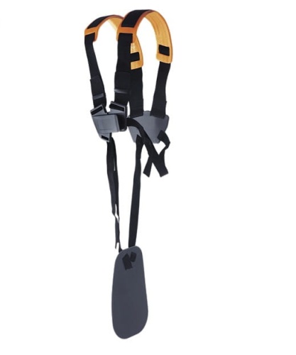 Szelki Standard do lekkiej kosy HUSQVARNA w kolorze czarno-pomarańczowym. Produkt widoczny w pozycji stojącej z przodu, z paskami i regulowanym zapięciem. Materiały syntetyczne, z widocznym podparciem w dolnej części. Proste tło.