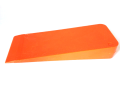 Klin do obalania o wymiarach 14 cm w intensywnym pomarańczowym kolorze, wykonany z trwałego materiału, leżący na białym tle. Przód produktu ma zaokrąglone krawędzie, z widocznym otworem do zawieszenia.