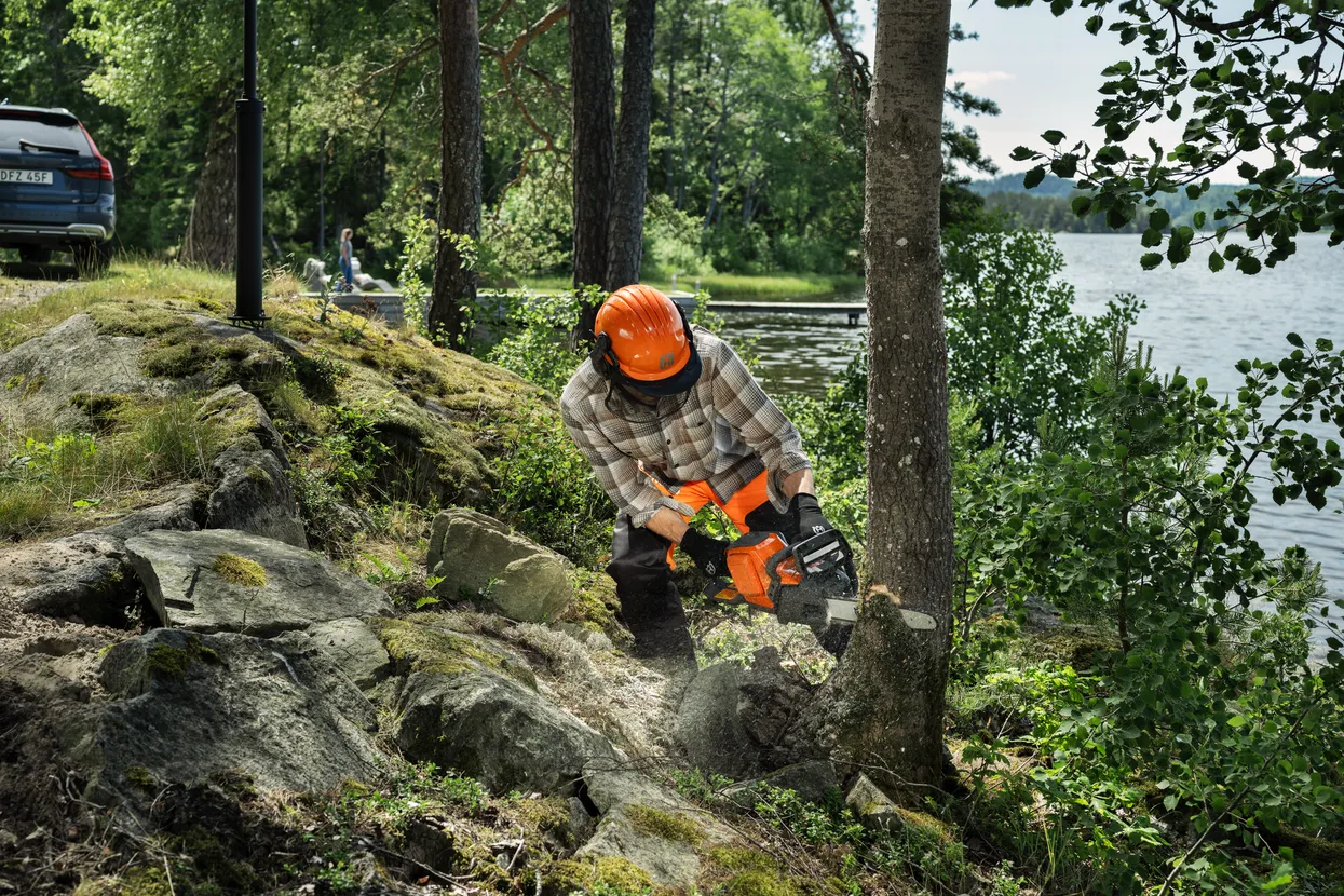 pilarka-husqvarna-242i
