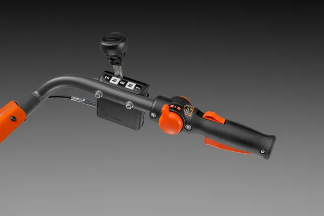 naped zalaczany polautomatycznie