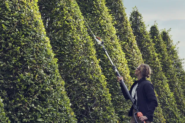 Nożyce akumulatorowe do żywopłotu 520iHT4