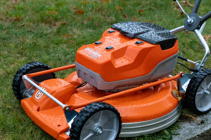 kosiarka-akumulatorowa-LB553iV