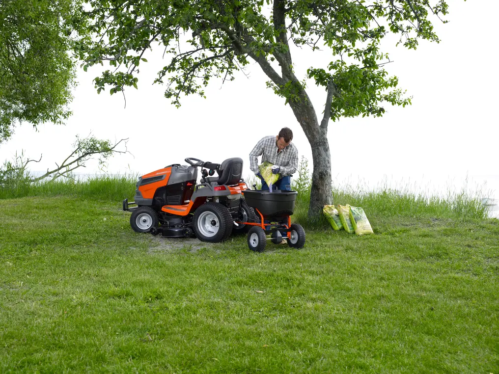 rozsiewacz do traktorów husqvarna